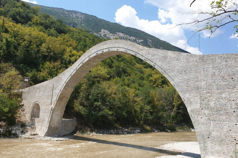 Plaka Historic Bridge